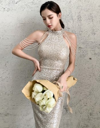Snow White 2020 New Slim Fit Fishtail Halter Neck Sexy Shoulder Tassel Evening Dress
